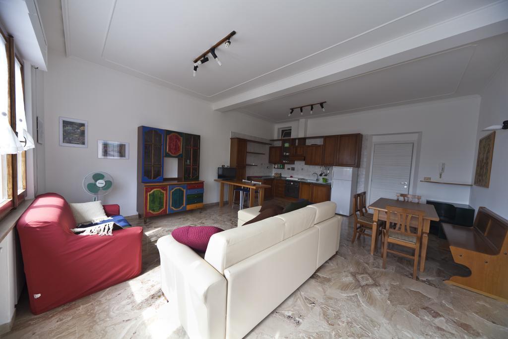 Appartamenti Francesco In Asís Habitación foto